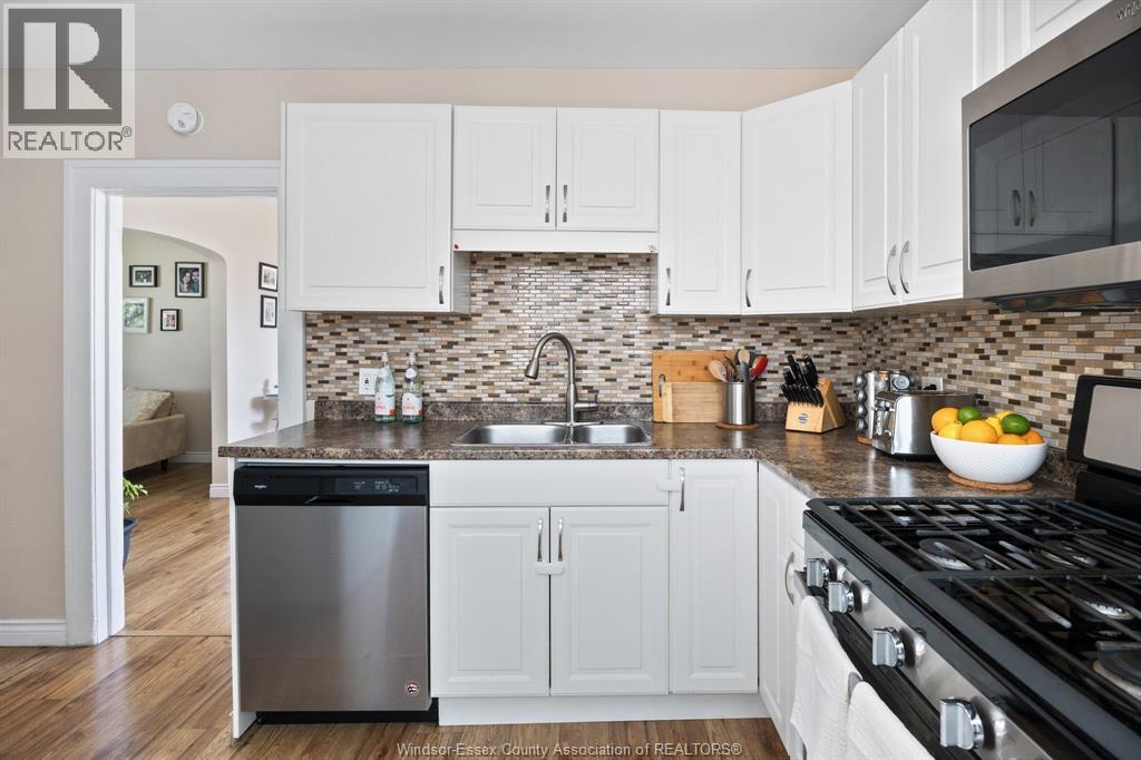1118 Louis Avenue Property Photo 12