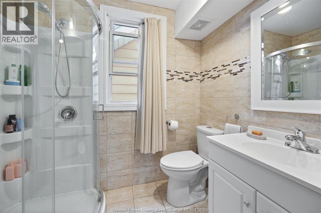 1118 Louis Avenue Property Photo 21