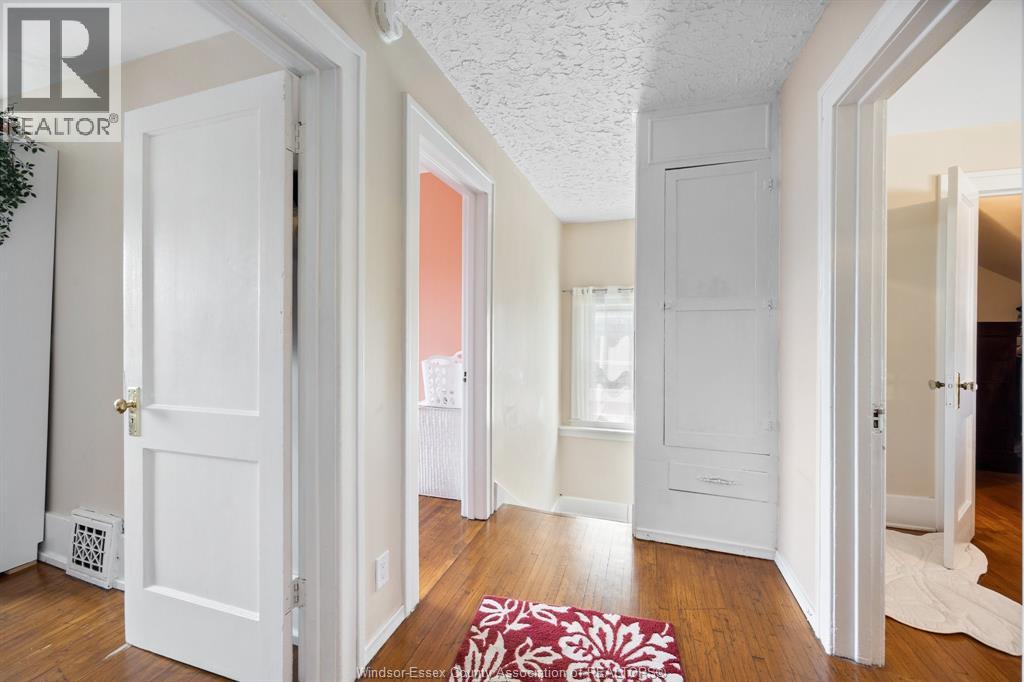 1118 Louis Avenue Property Photo 22