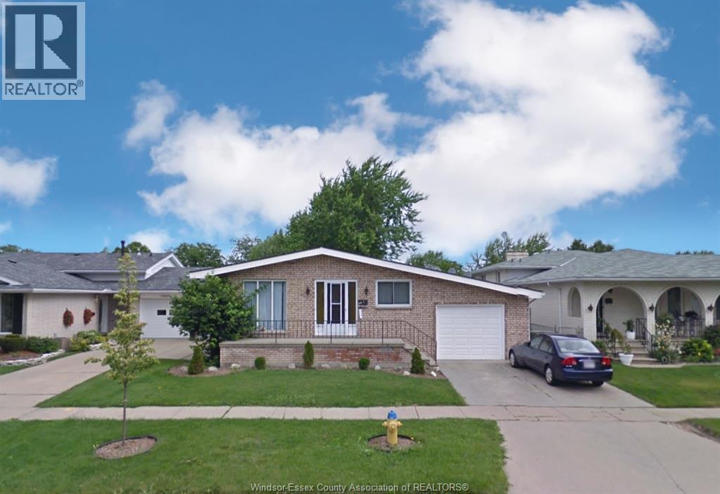 10820 Mulberry Drive Unit# Lower Property Photo 1