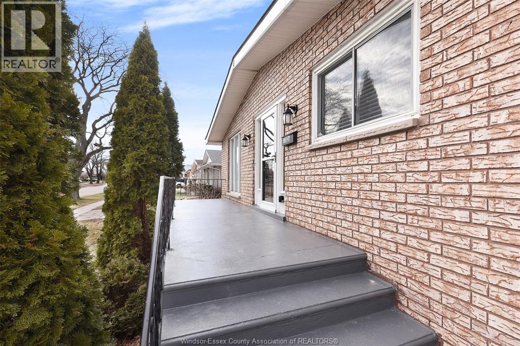10820 Mulberry Drive Unit# Lower Property Photo 2