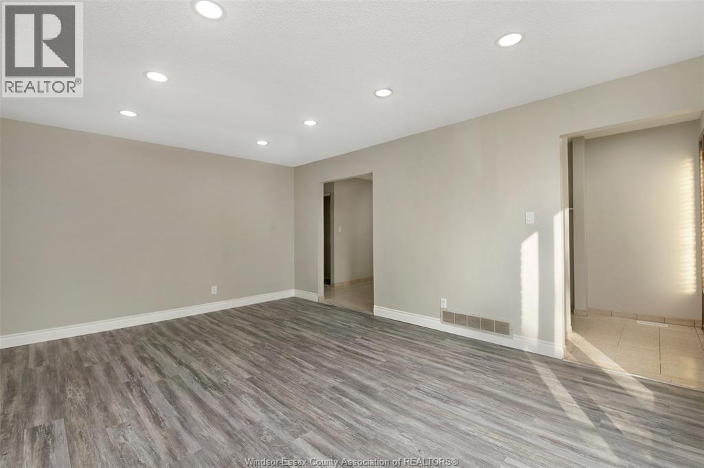 10820 Mulberry Drive Unit# Lower Property Photo 5
