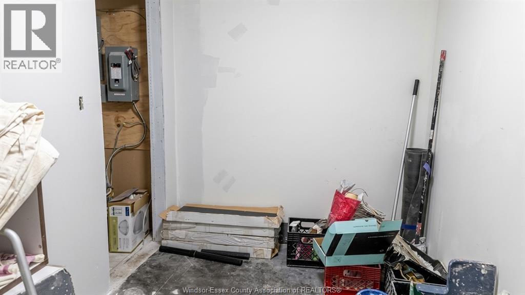 286 Ouellette Avenue Property Photo 8