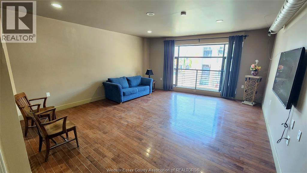 286 Ouellette Avenue Property Photo 11