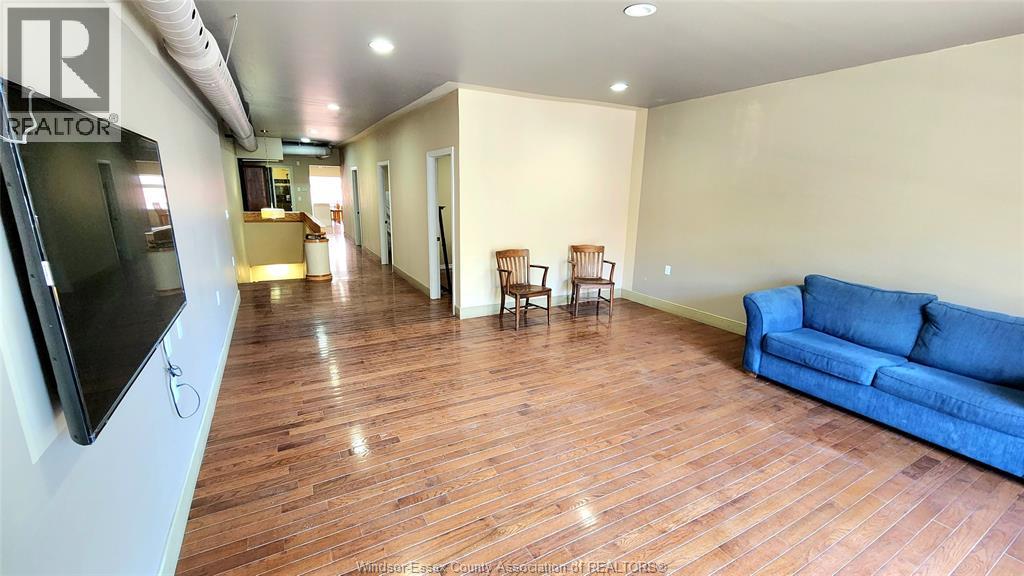 286 Ouellette Avenue Property Photo 12