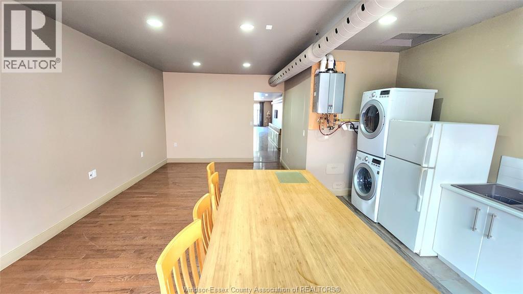 286 Ouellette Avenue Property Photo 14