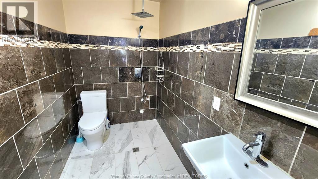 286 Ouellette Avenue Property Photo 18