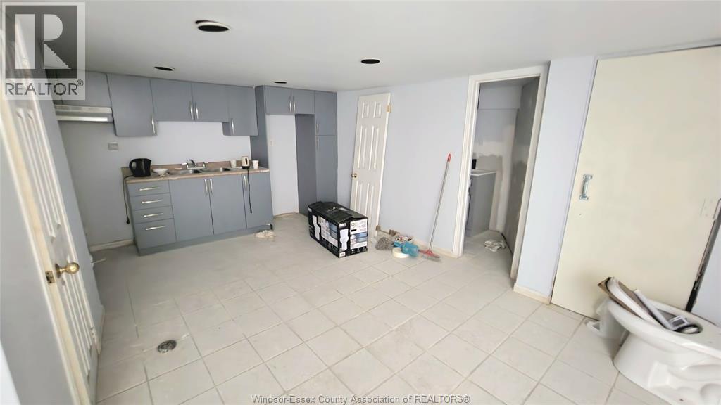 286 Ouellette Avenue Property Photo 21