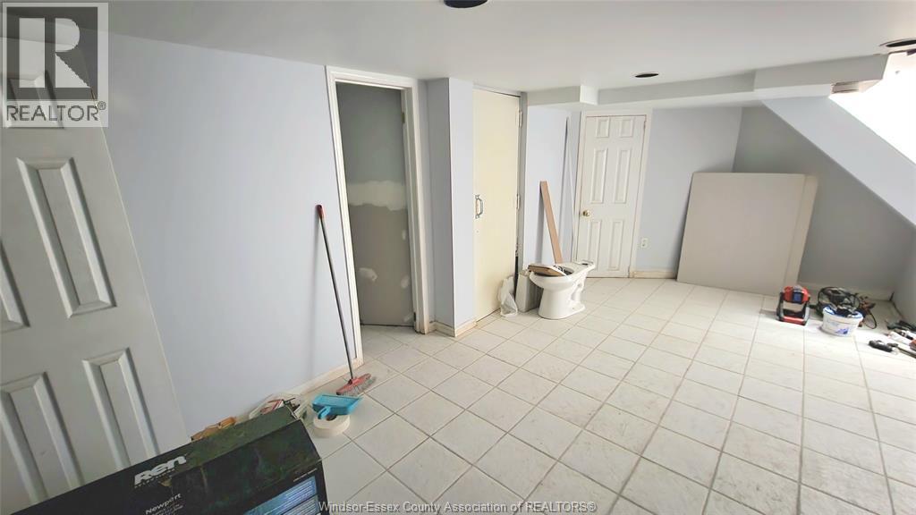 286 Ouellette Avenue Property Photo 24