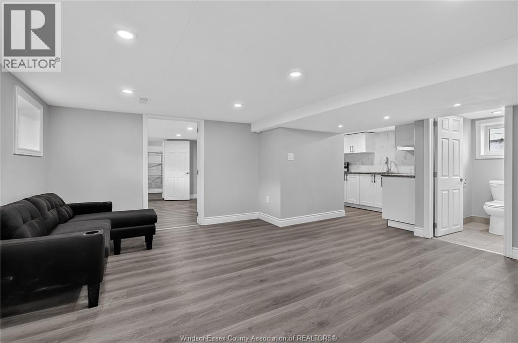 2278 Cadillac Property Photo 31