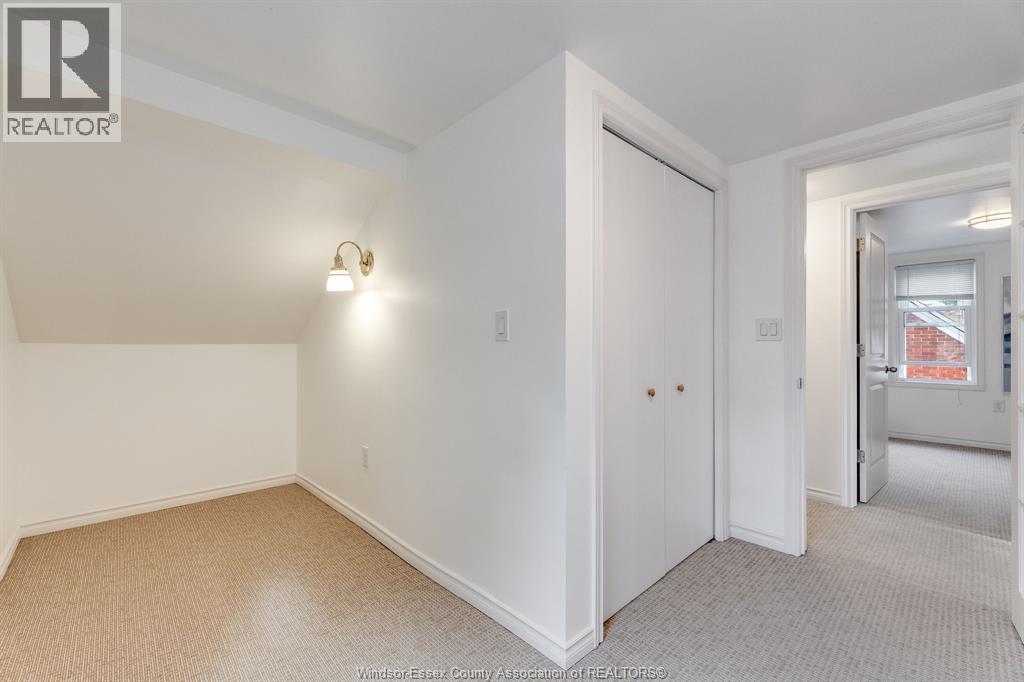 870 St. Louis Property Photo 28