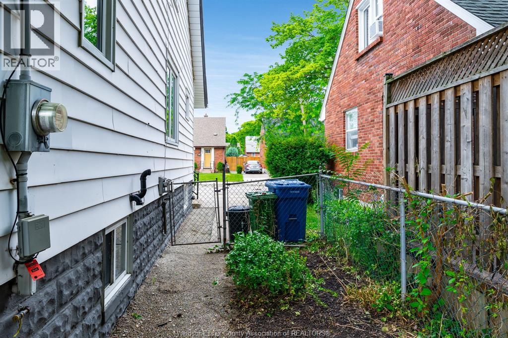 870 St. Louis Property Photo 37