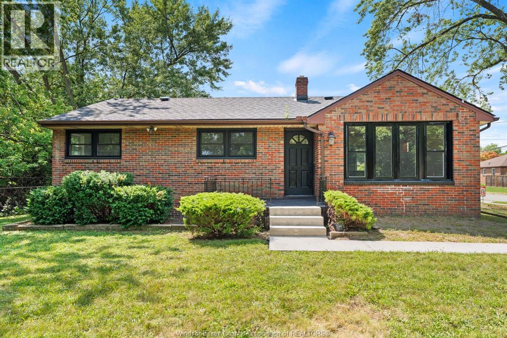 1905 Norfolk Street Property Photo 1