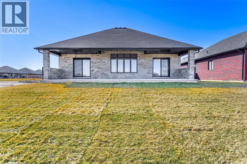3566 Paul Crescent Property Photo 2