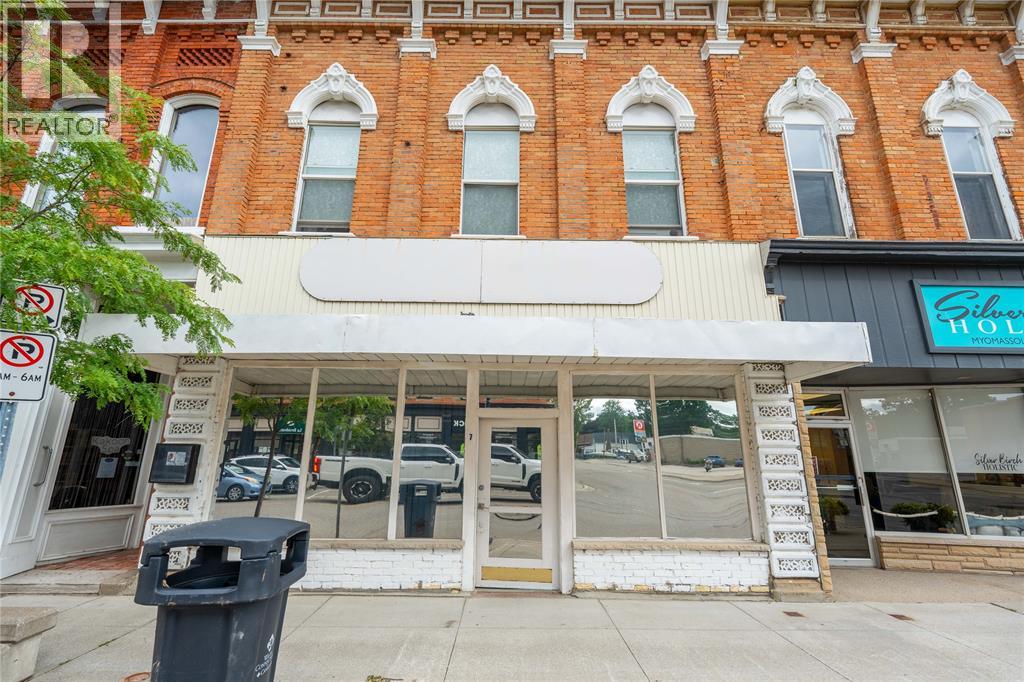 7 Main STREET West Property Photo 1