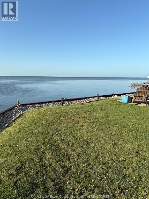 7654 St. Clair Property Photo 4