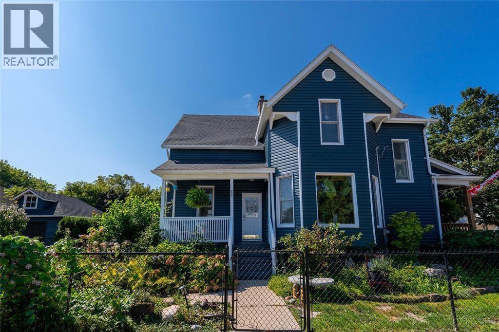 224 Vidal Street South Property Photo 1