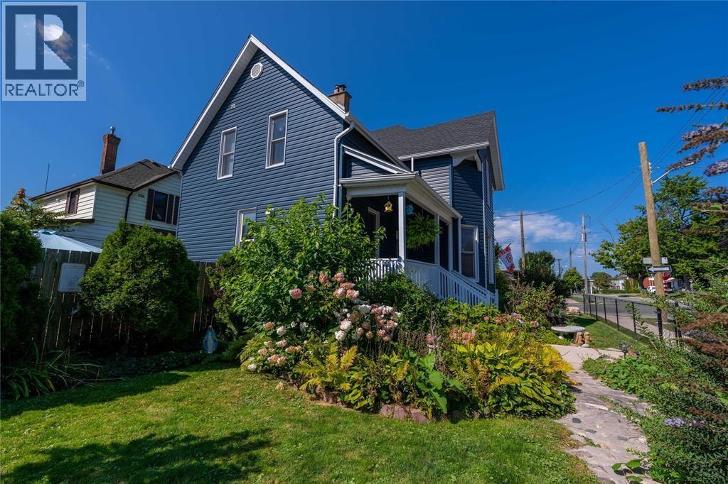 224 Vidal Street South Property Photo 3