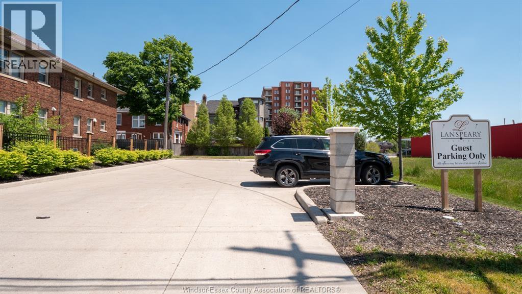 1165 Ouellette Avenue Property Photo 6