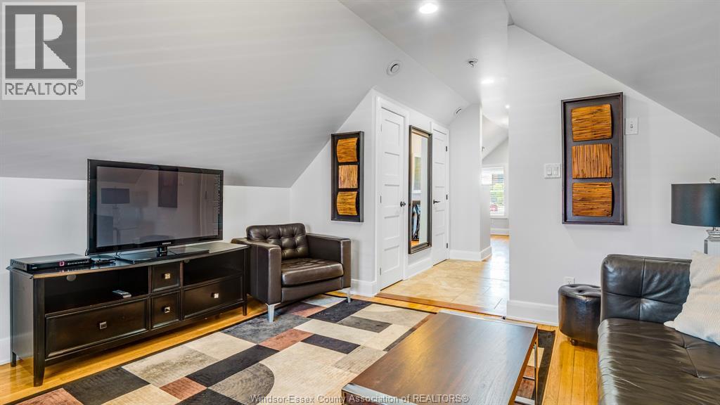 1165 Ouellette Avenue Property Photo 16