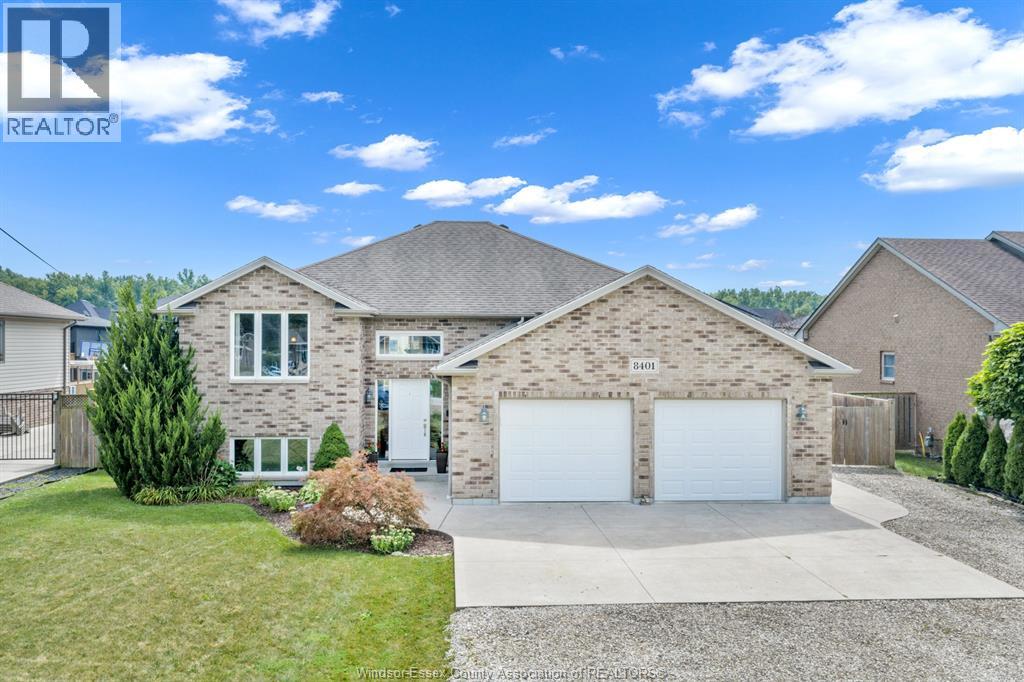 8401 MIDDLE Sideroad Property Photo 1