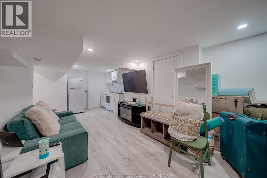 1215 Chappell Unit# Lower Property Photo 3