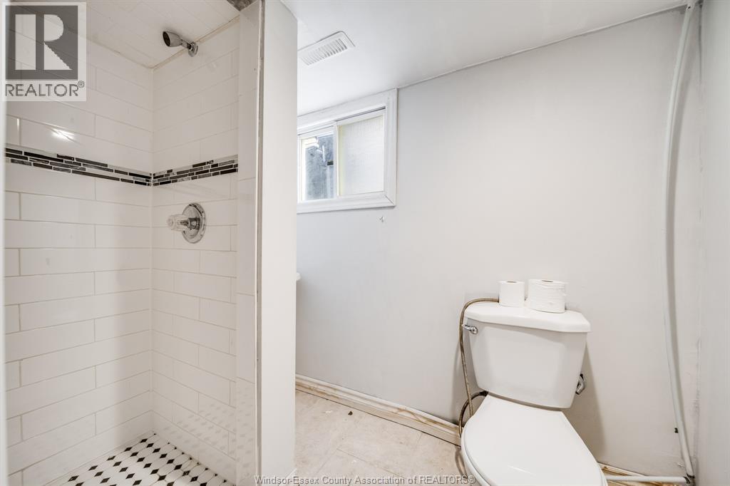 1180 Langlois Avenue Property Photo 29