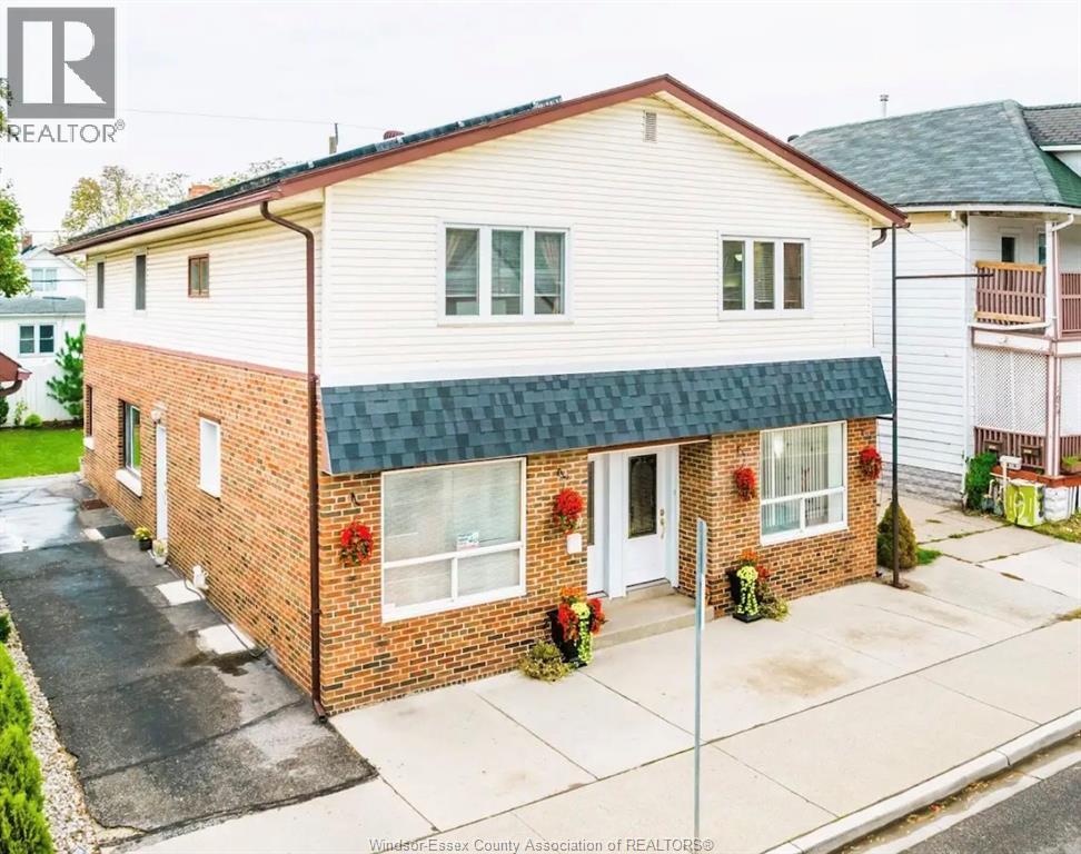 1637 Drouillard Unit# Lower Property Photo 1