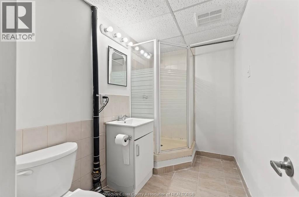 1637 Drouillard Unit# Lower Property Photo 3