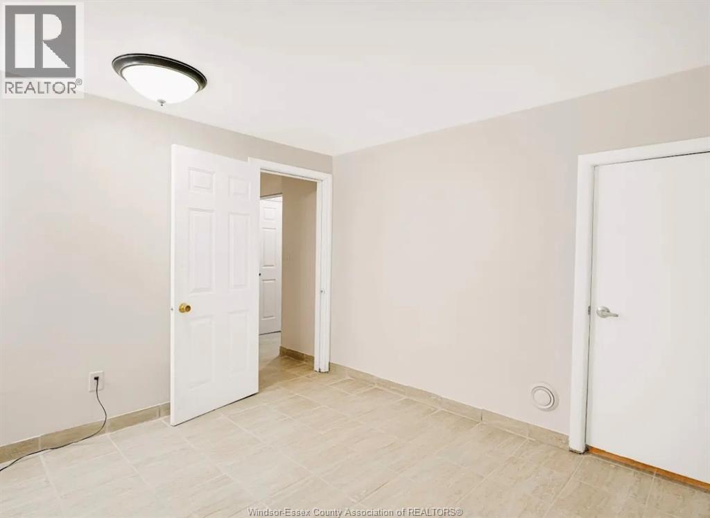1637 Drouillard Unit# Lower Property Photo 4