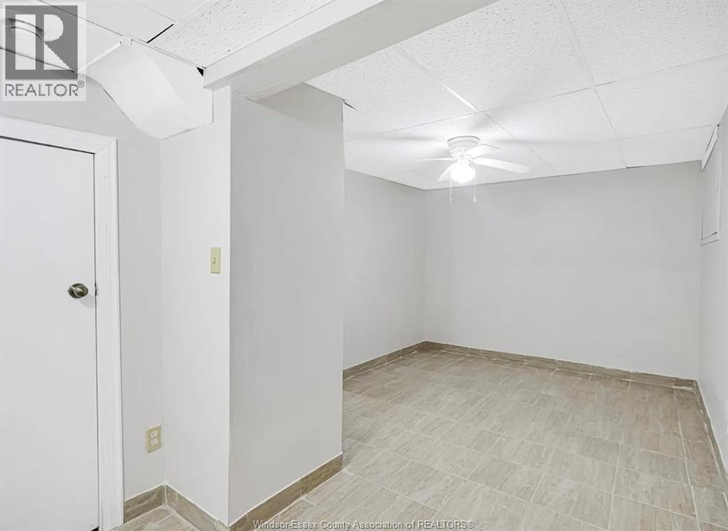 1637 Drouillard Unit# Lower Property Photo 5