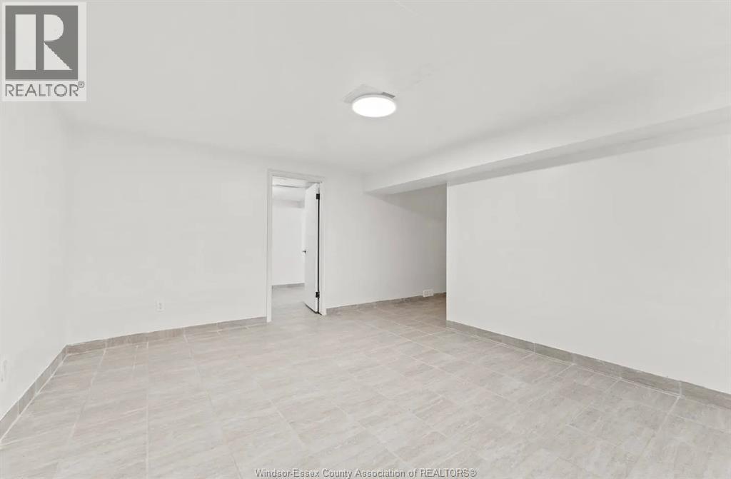 1637 Drouillard Unit# Lower Property Photo 6