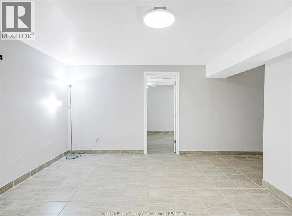 1637 Drouillard Unit# Lower Property Photo 7