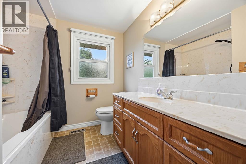 1293 Severin Drive South Property Photo 11