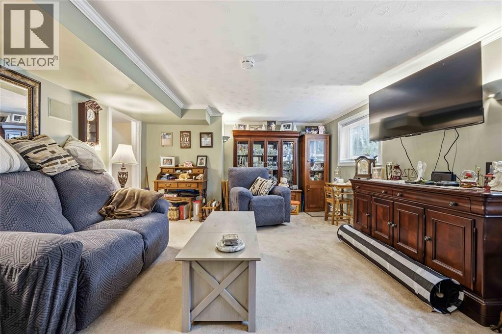 1293 Severin Drive South Property Photo 14