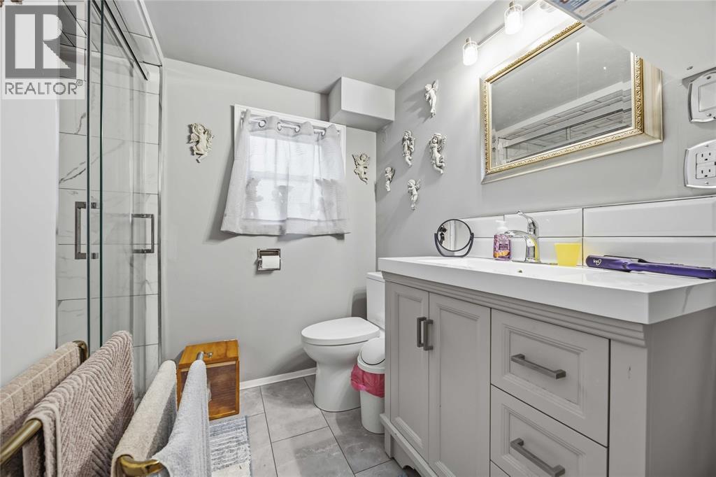 1293 Severin Drive South Property Photo 18