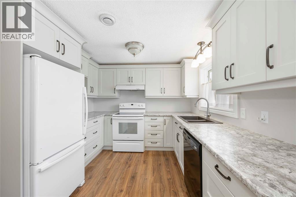 1940 London Line Unit# 107 Property Photo 6