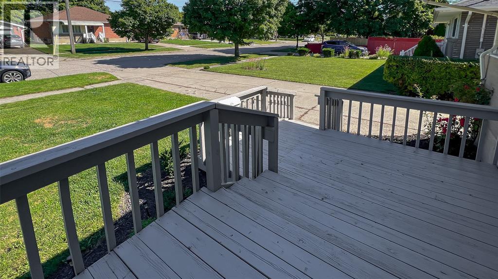 144 Grey Crescent Property Photo 4