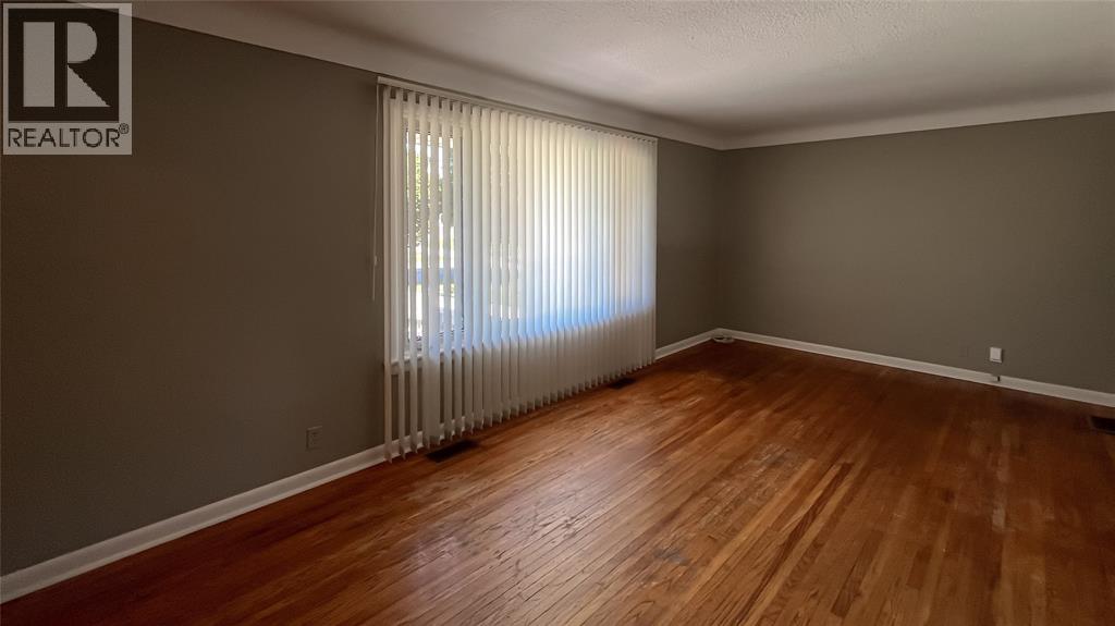 144 Grey Crescent Property Photo 5