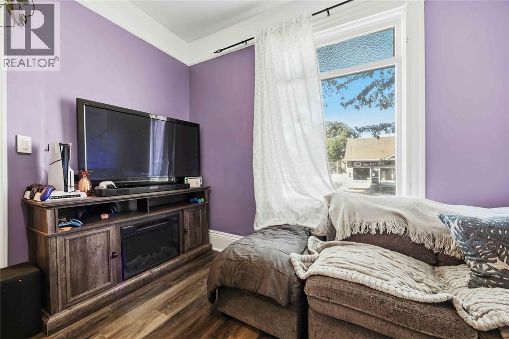 146 Mitton Street North Property Photo 11