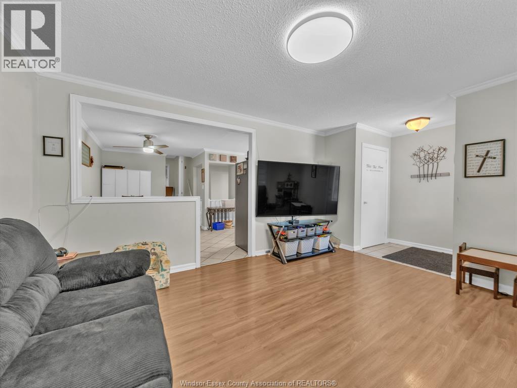 3149 Elmwood Crescent Property Photo 4