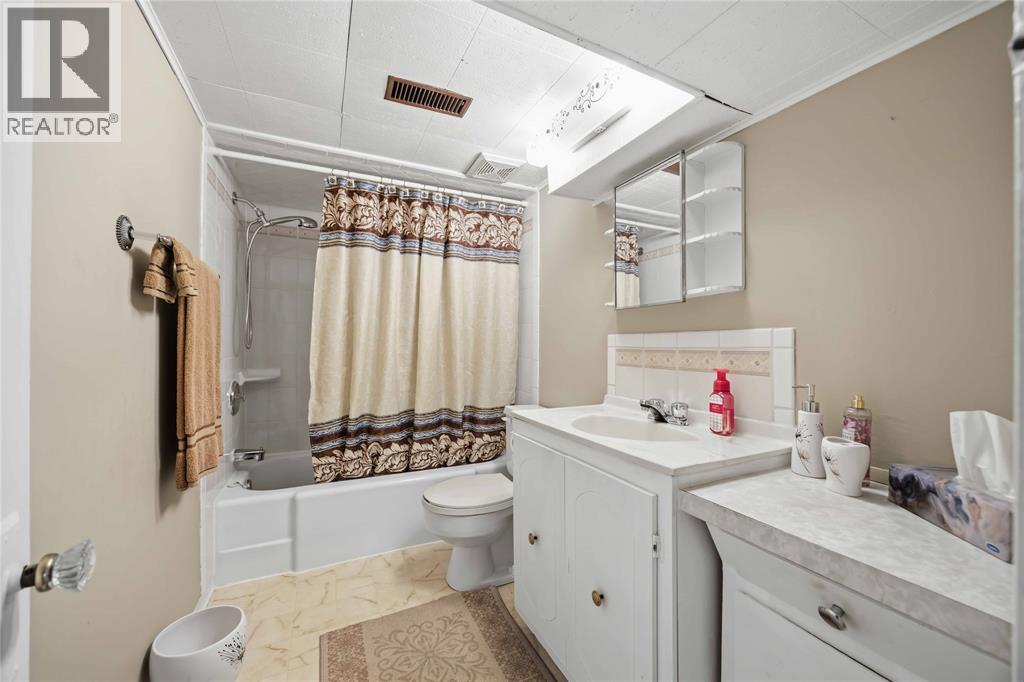 873 Michigan Avenue Property Photo 35