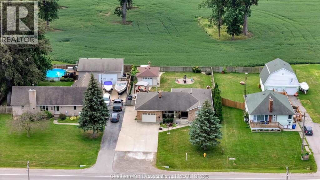 2027 Dufferin Avenue Property Photo 3