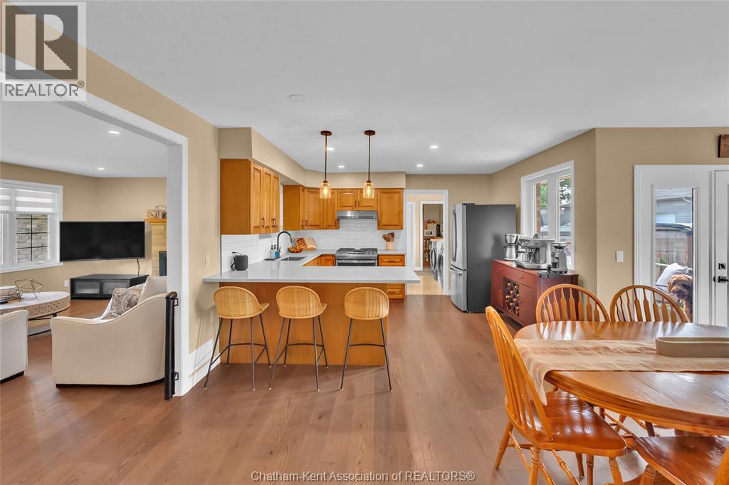 2027 Dufferin Avenue Property Photo 11