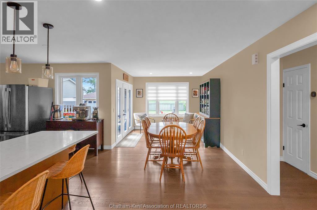 2027 Dufferin Avenue Property Photo 12