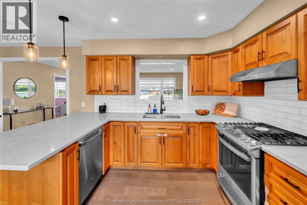 2027 Dufferin Avenue Property Photo 13