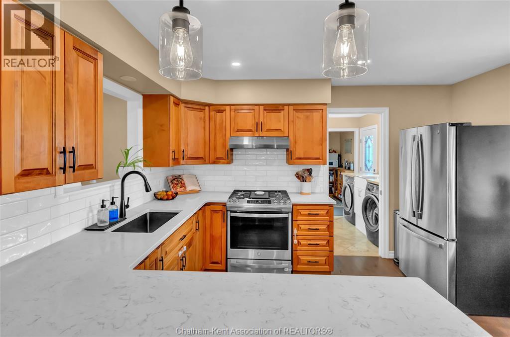 2027 Dufferin Avenue Property Photo 14