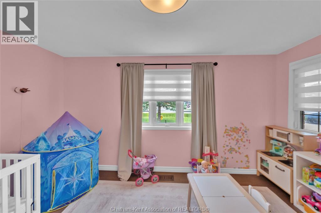 2027 Dufferin Avenue Property Photo 20