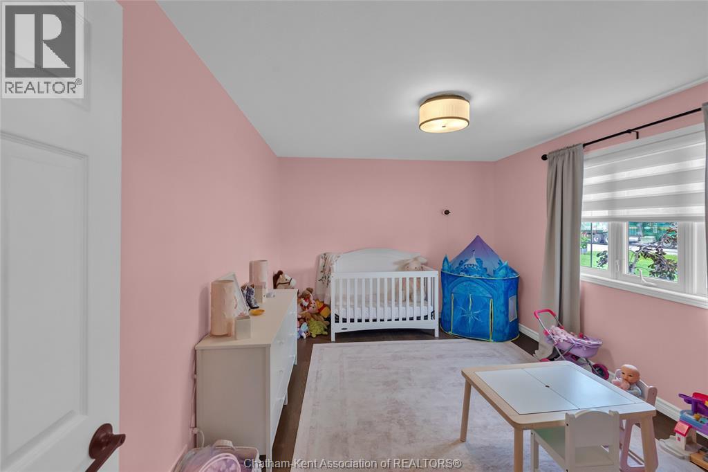 2027 Dufferin Avenue Property Photo 22