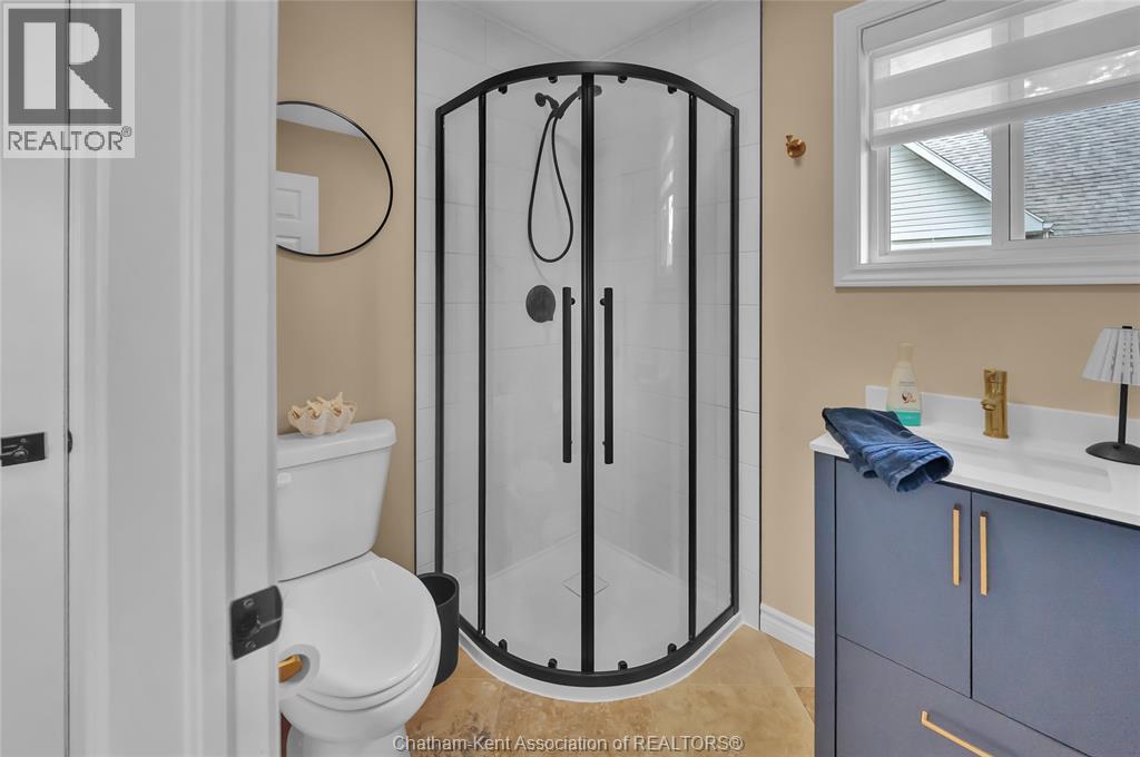 2027 Dufferin Avenue Property Photo 35